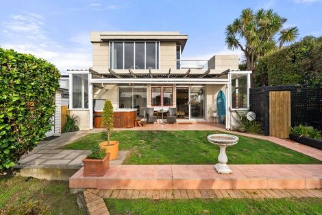 Photo of property in 81 Seaview Road, Paremata, Porirua, 5024