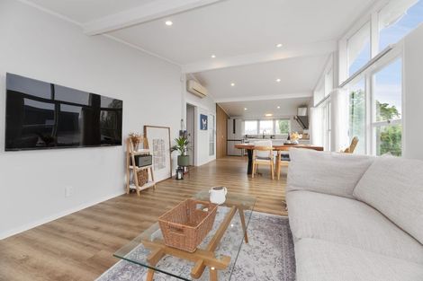 Photo of property in 137 Verbena Road, Birkdale, Auckland, 0626