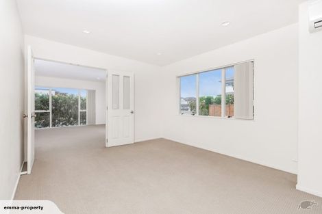 Photo of property in 22 Terrasini Drive, Flat Bush, Auckland, 2019