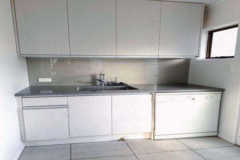 Photo of property in 2/13 Phoenix Place, Papatoetoe, Auckland, 2025