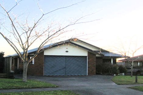 Photo of property in 5 Silhouette Way, Western Heights, Hamilton, 3200