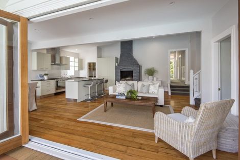 Photo of property in 21 Cheltenham Road, Devonport, Auckland, 0624