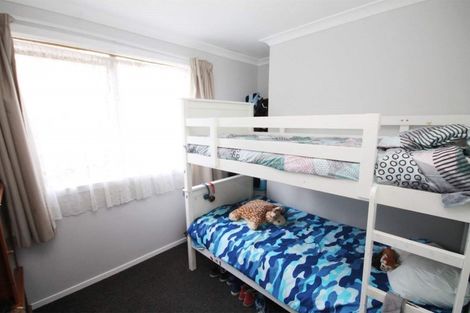 Photo of property in 71 Chichester Drive, Rosehill, Papakura, 2113