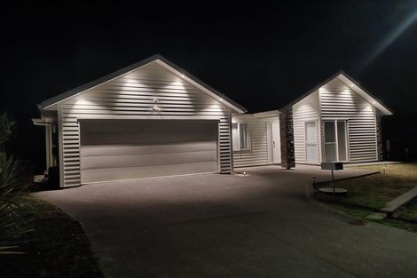 Photo of property in 26 Dida Park Drive, Kumeu, 0810