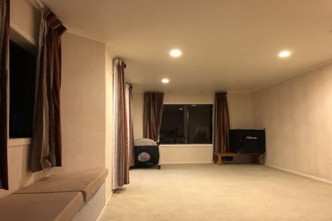 Photo of property in 28 Bayside Drive, Browns Bay, Auckland, 0630