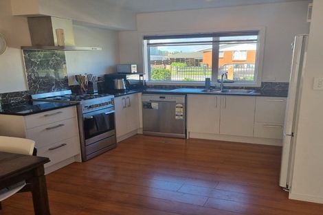 Photo of property in 1/1 June Place, Hamilton East, Hamilton, 3216