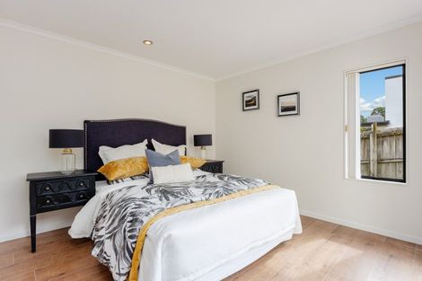 Photo of property in 8 Mulu Place, Fairview Heights, Auckland, 0632