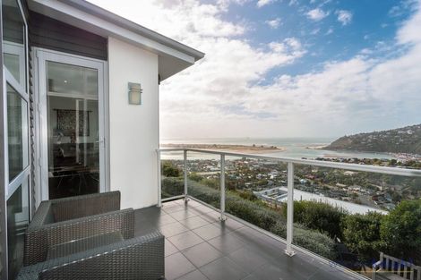 Photo of property in 2 Redcliffs View Lane, Redcliffs, Christchurch, 8081