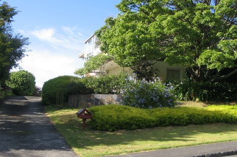 Photo of property in 9 Mcdowell Crescent, Hillcrest, Auckland, 0627