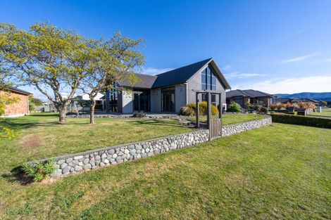Photo of property in 60 Breaksea Street, Te Anau, 9600