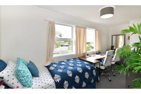 Photo of property in 998 Whangaparaoa Road, Tindalls Beach, Whangaparaoa, 0930