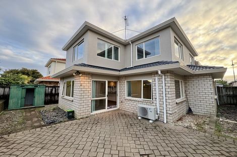 Photo of property in 24 Lissleton Drive, East Tamaki, Auckland, 2013