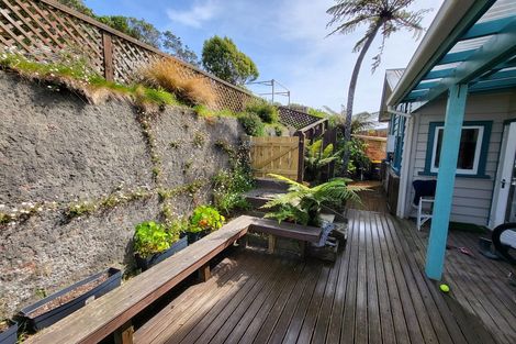 Photo of property in 119 Creswick Terrace, Northland, Wellington, 6012