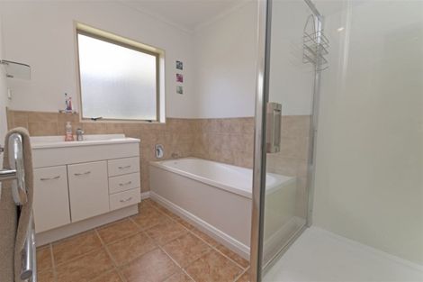 Photo of property in 70 Ruze Vida Drive, Massey, Auckland, 0614