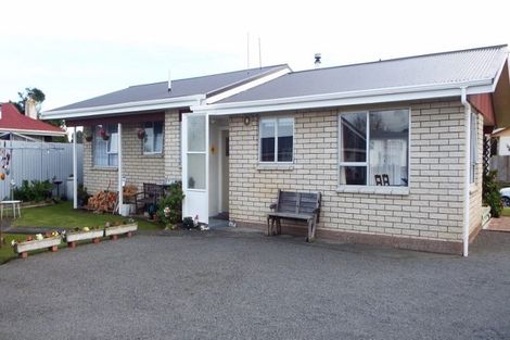 Photo of property in 25 Barton Street, Marton, 4710