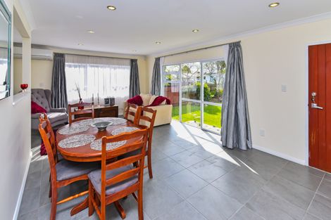Photo of property in 10 Sunnypark Avenue, Rosehill, Papakura, 2113