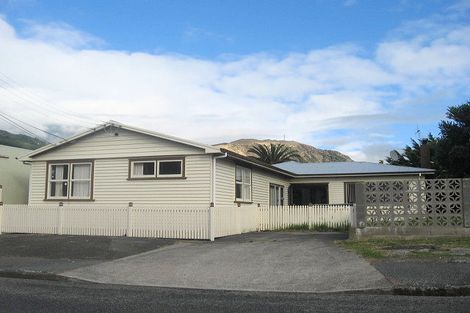 Photo of property in 20 Te Miti Street, Paekakariki, 5034