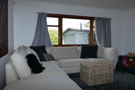 Photo of property in 9 Iti Street, Otaki, 5512
