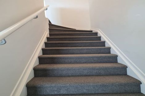 Photo of property in 2/6 South Pacific Place, Henderson, Auckland, 0612