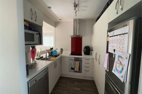 Photo of property in 4 Pahi Place, West Harbour, Auckland, 0618