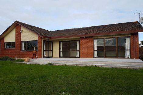 Photo of property in 112 Hutchinsons Road, Bucklands Beach, Auckland, 2014