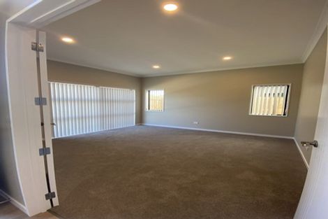 Photo of property in 30 Godfrey Drive, Orewa, 0931