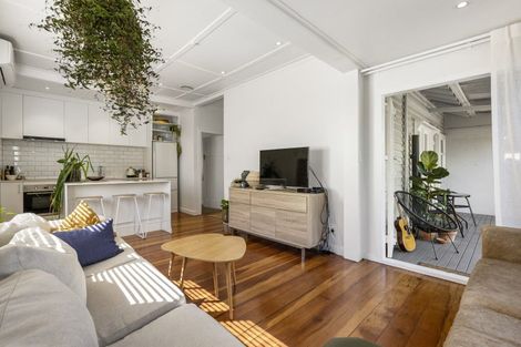 Photo of property in 1018 Great North Road, Point Chevalier, Auckland, 1022