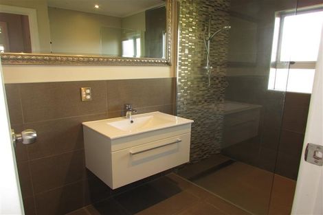 Photo of property in 2/53 Church Street, Northcote Point, Auckland, 0627