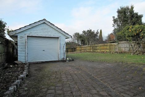Photo of property in 28 Bradbury Road, Botany Downs, Auckland, 2010