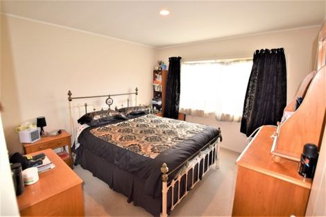 Photo of property in 28 Maurice Borich Place, Henderson, Auckland, 0610