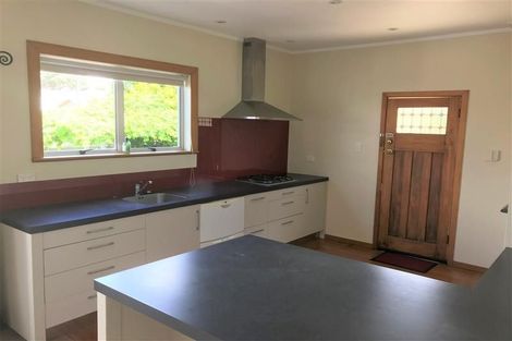 Photo of property in 28 Morley Street, New Plymouth, 4310