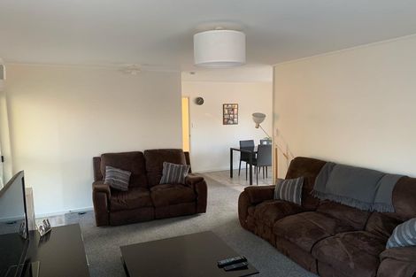Photo of property in 1/45 Everglade Drive, Goodwood Heights, Auckland, 2105