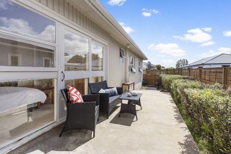 Photo of property in 1/137 Shakespeare Road, Milford, Auckland, 0620
