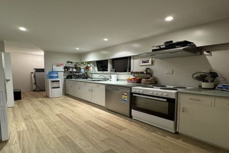 Photo of property in 1/29 Pupuke Road, Takapuna, Auckland, 0622