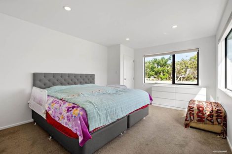 Photo of property in 22b Thornlow Street, Glendene, Auckland, 0602