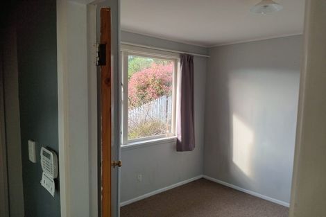 Photo of property in 32 Castle Crescent, Stokes Valley, Lower Hutt, 5019
