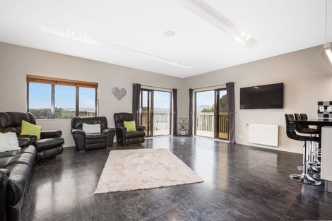 Photo of property in 4 Helm Place, Whitby, Porirua, 5024