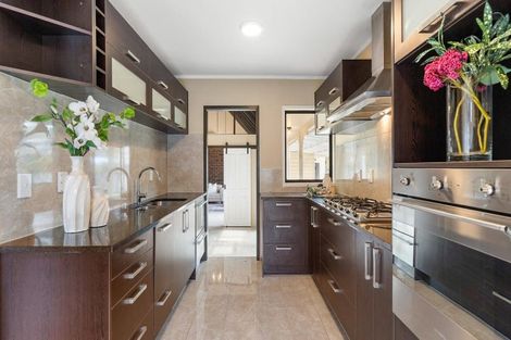 Photo of property in 14 Steeple Rise, Pakuranga, Auckland, 2010