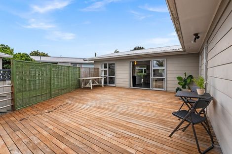 Photo of property in 12 Curlew Place, One Tree Point, 0118