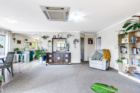 Photo of property in 24 Palm Grove Drive, Western Heights, Hamilton, 3200