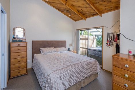 Photo of property in 167 Huia Street, Waikanae, 5391