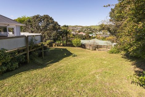 Photo of property in 15 Mascot Street, Tawa, Wellington, 5028