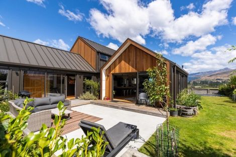 Photo of property in 28 Myles Way, Lower Shotover, Queenstown, 9304