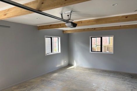 Photo of property in 8 Lynmore Drive, Hillpark, Auckland, 2102