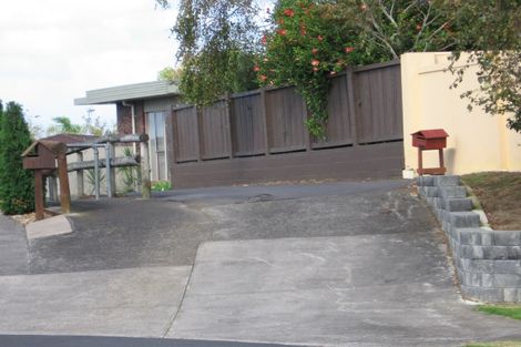 Photo of property in 5 Hill Rise, Sunnyhills, Auckland, 2010