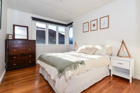 Photo of property in 12 Holland Road, Fairfield, Hamilton, 3214