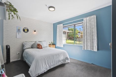 Photo of property in 13a Avonleigh Road, Green Bay, Auckland, 0604