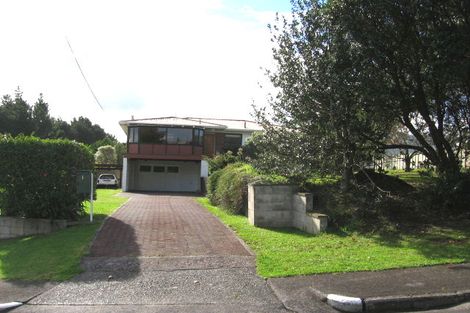 Photo of property in 1 Celsmere Lane, Te Atatu Peninsula, Auckland, 0610