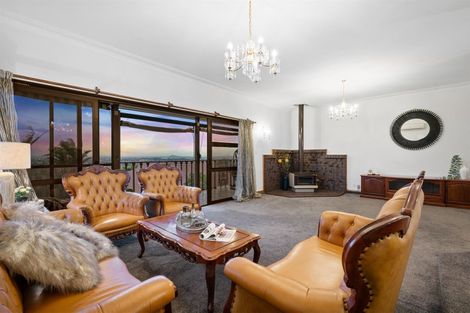 Photo of property in 37 Santa Monica Place, Goodwood Heights, Auckland, 2105