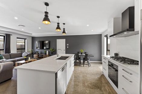 Photo of property in 18 Grey Way, Russley, Christchurch, 8042